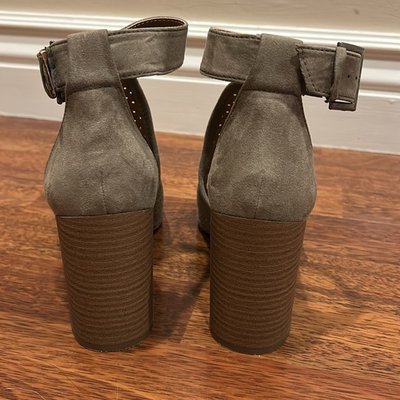 Universal Thread peep toe heels - Picture 4 of 5